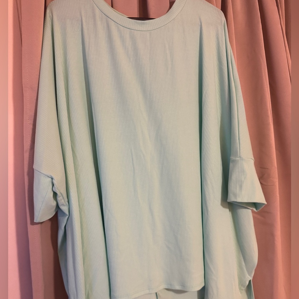 Discount Divas Yummi Rib Dolman Short Sleeve Top